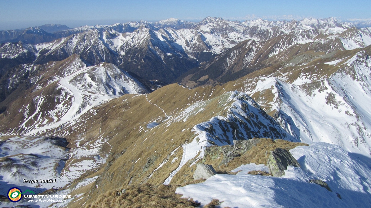 16 Cresta Corno stella sentiero estivo percorribile con cautela.JPG